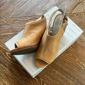 Geox Women's Camel Peep-Toe Sandal NWT